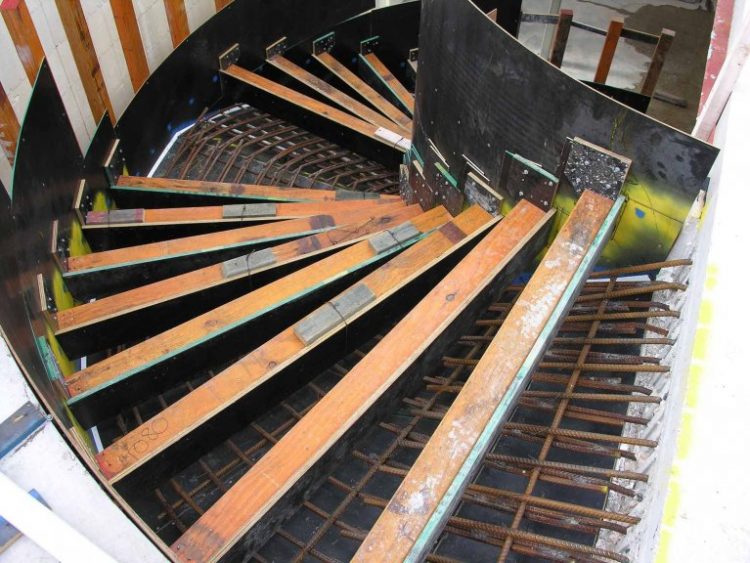 Various Forms Of Curved Stairs And How To Build It?