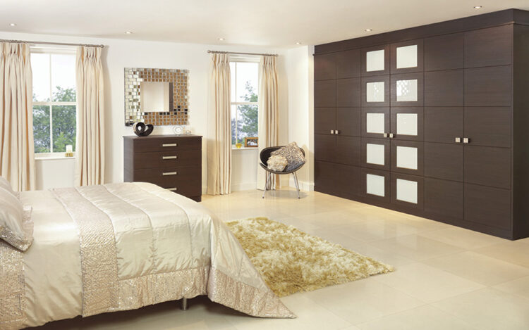 Cool Bedroom Wardrobe Cabinets With Wooden Finishes