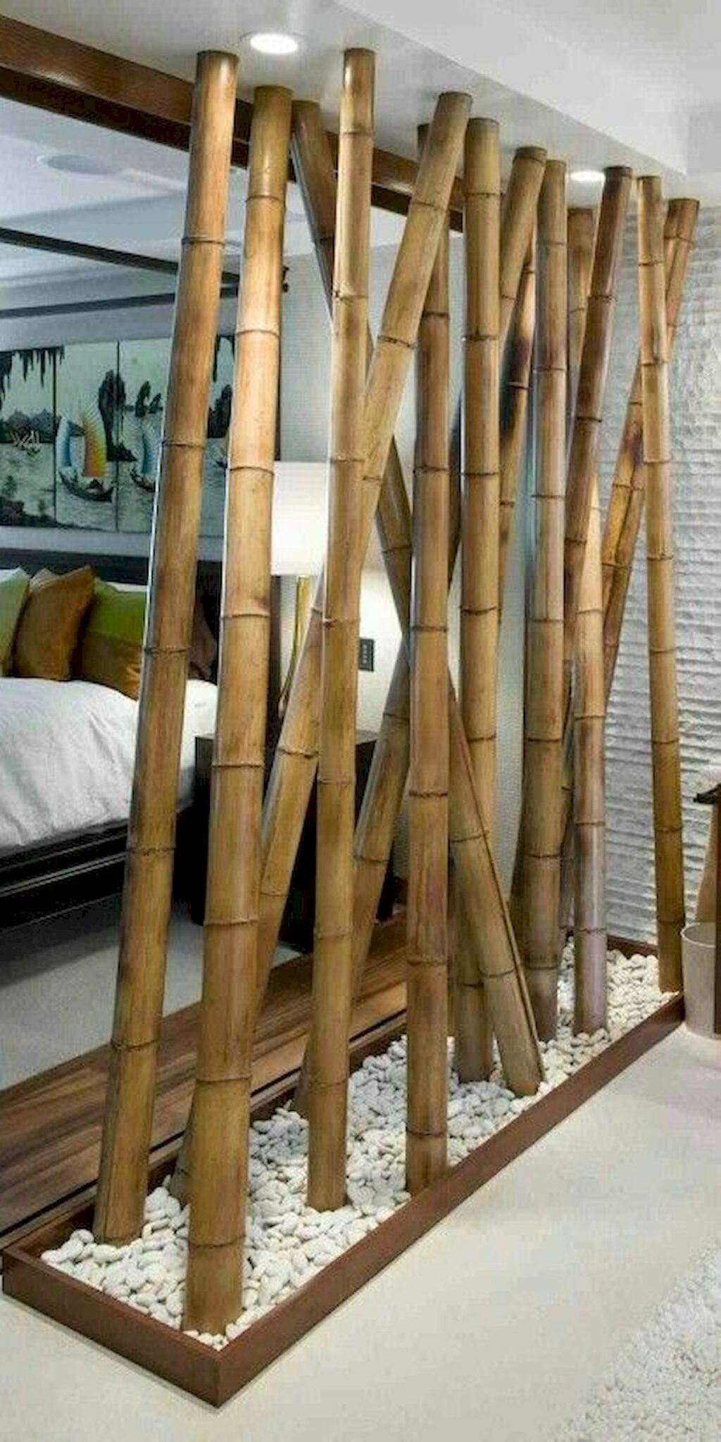Бамбуковые стены купить. Декоративные изделия из бамбука. Декор из бамбуковых палок. Декоративная перегородка из бамбука. Декорация из бамбука.