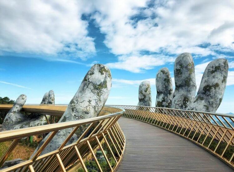 This Incredible Vietnam Bridge Looks like It’s from ‘Lord Of The Rings’