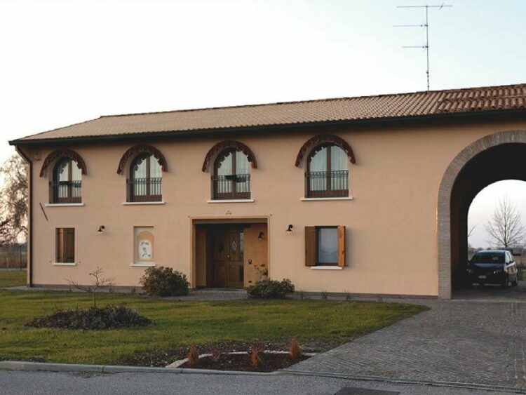 Solar Roof Tiles Are The Future Of Eco Homes And Friendly To Home Budget