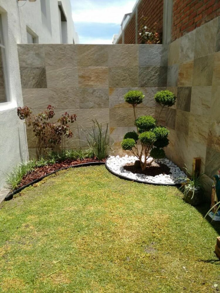 30 Vibrant Small Garden To Inspire You