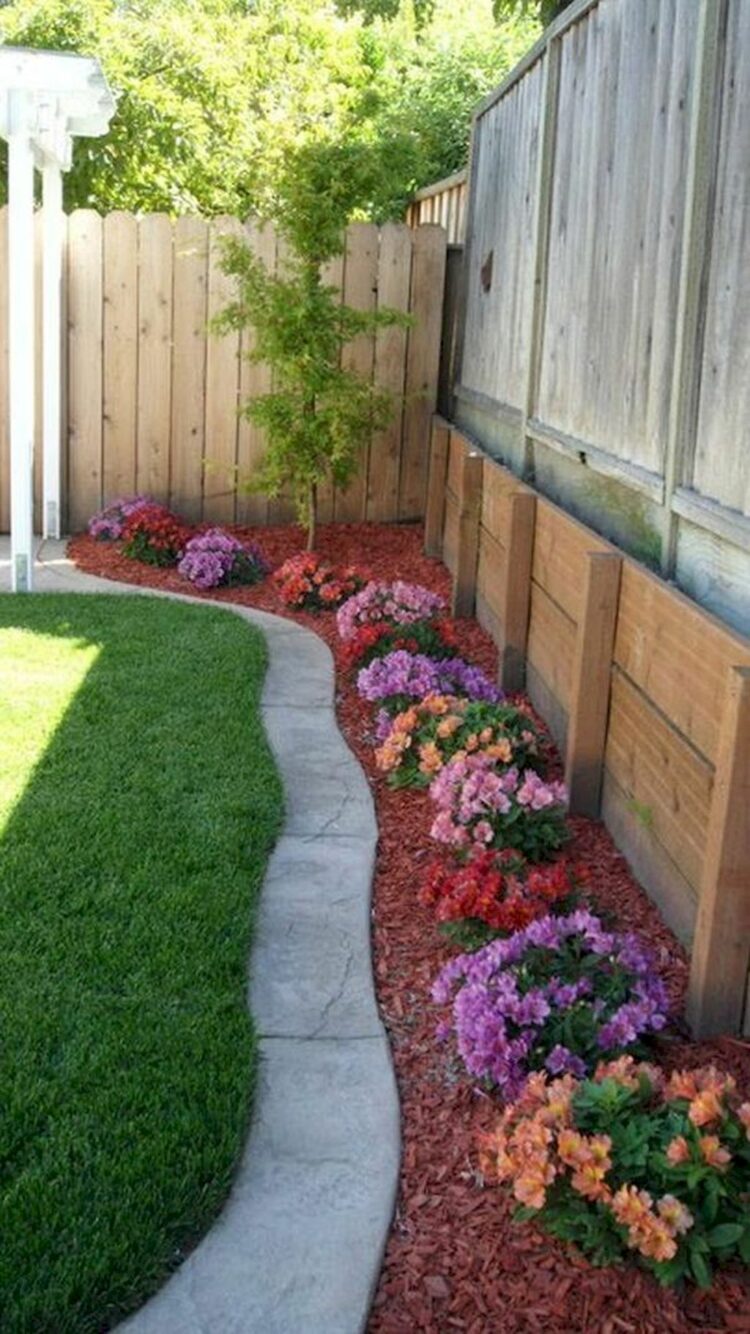 30 Vibrant Small Garden To Inspire You